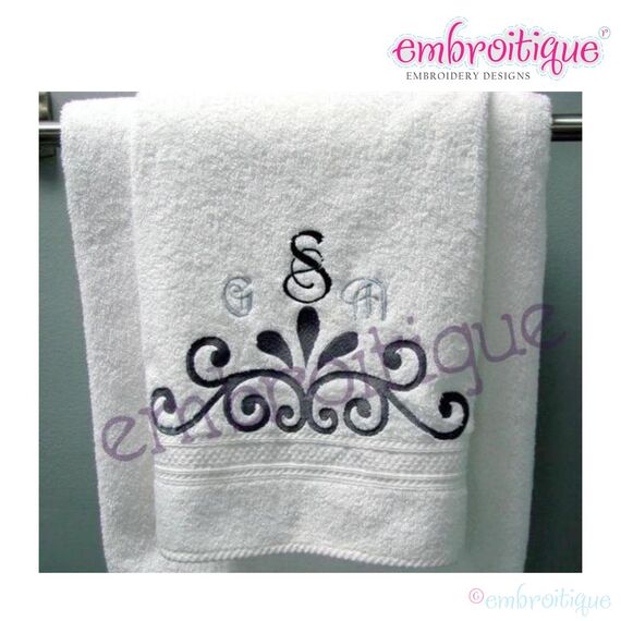 Dralle Scroll Font Frame Accent